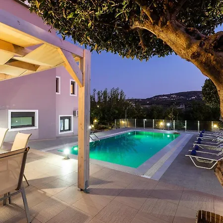 Kalli Crete * Adelianos Kampos